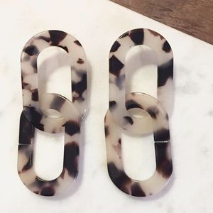 BRAND NEW Resin/tortoise shell link earrings